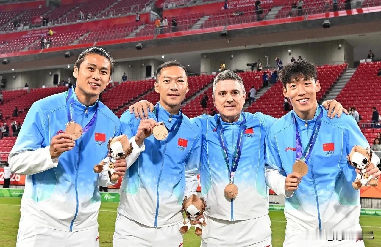 U23如何选择好超龄球员，很关键。这届U23选择吴曦、张玉宁、朱辰杰3名超龄