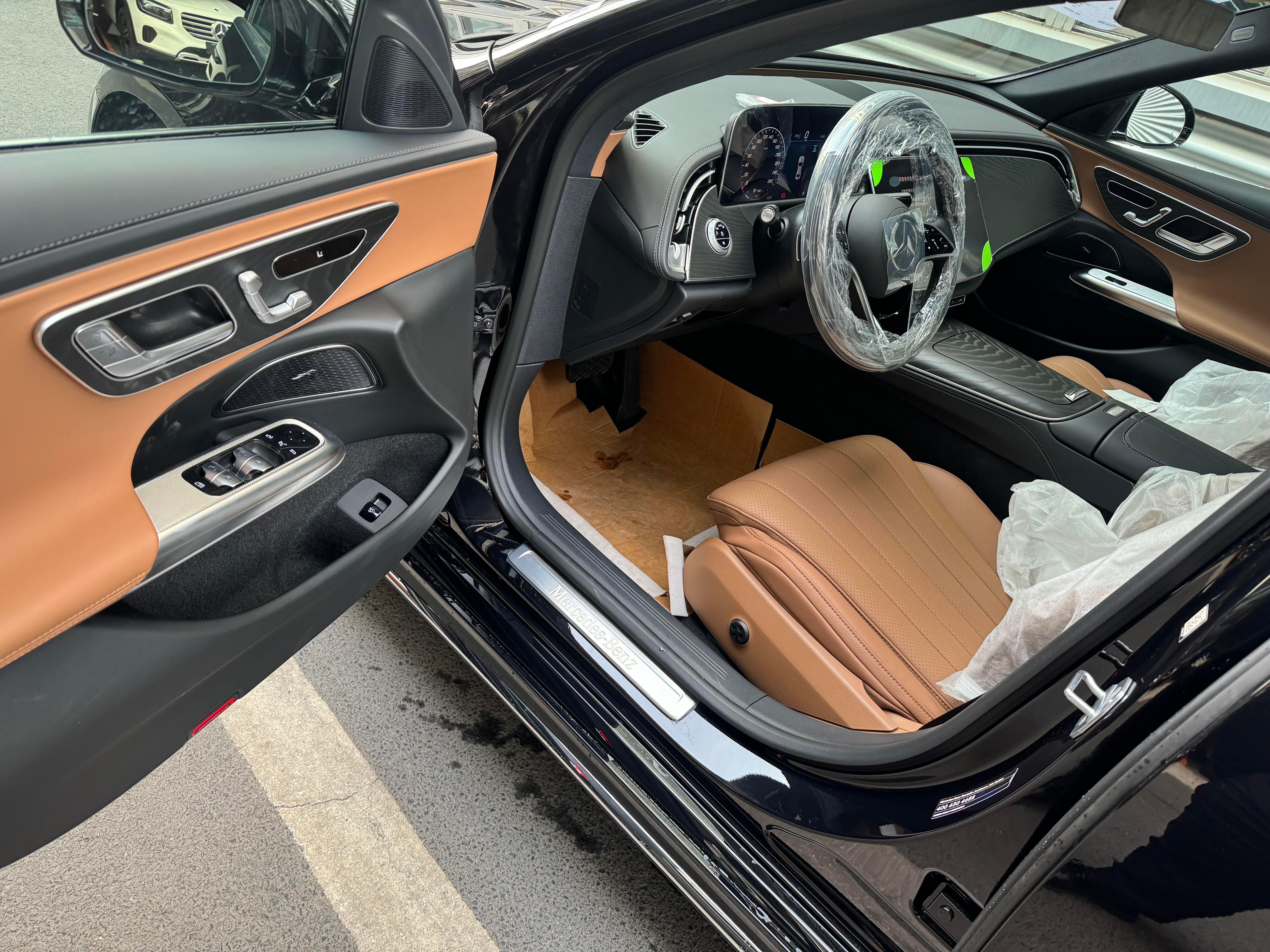 兄弟们，如果我说29万（裸车）就能直接拿下全新的806奔驰E级，你会不会觉得我疯