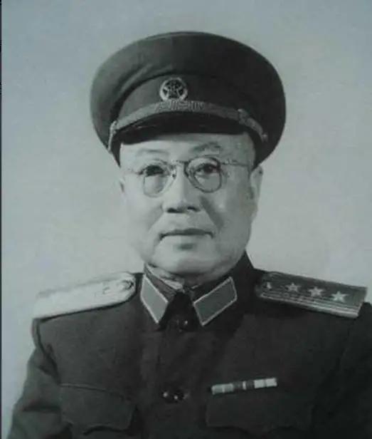 1946年，冀察政委刘道生发现，司令员郭天民缴获了一批物资，却没有上交，还瞒着聂
