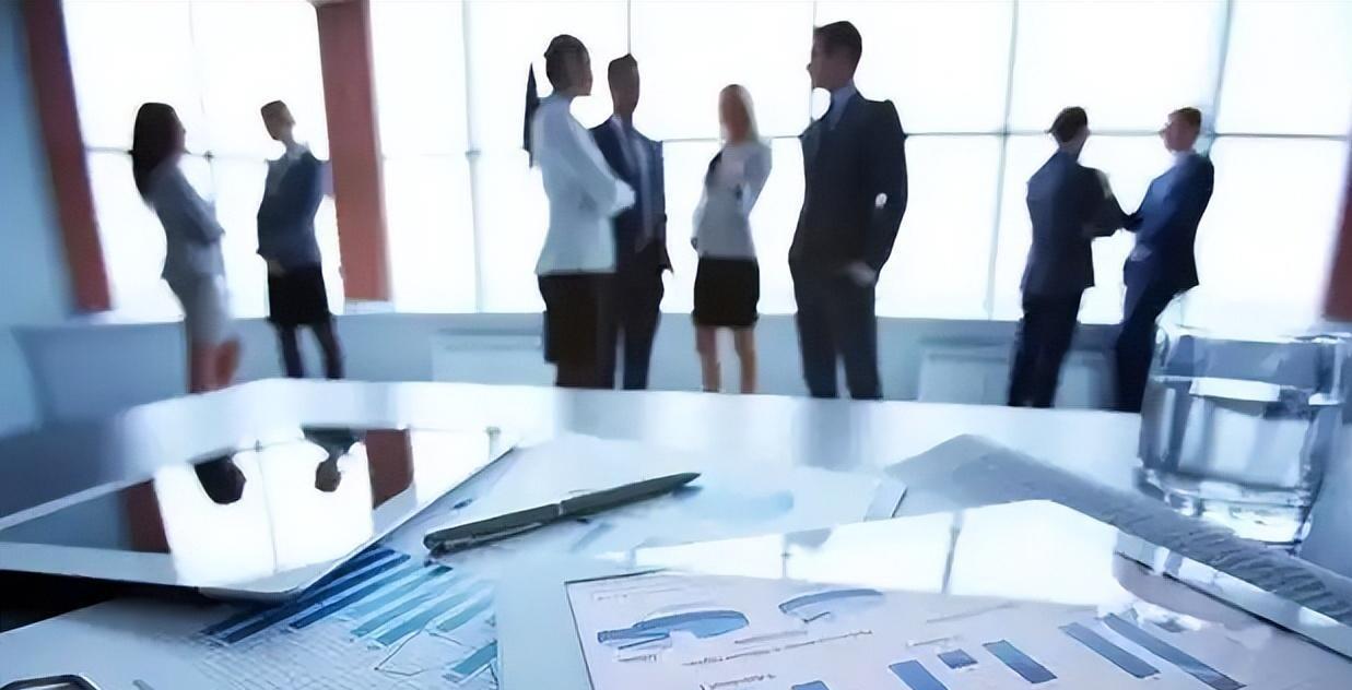 年薪15万，正在成为HR电脑里第一批被划掉的名字上个月，我那位在陆家嘴某券商干