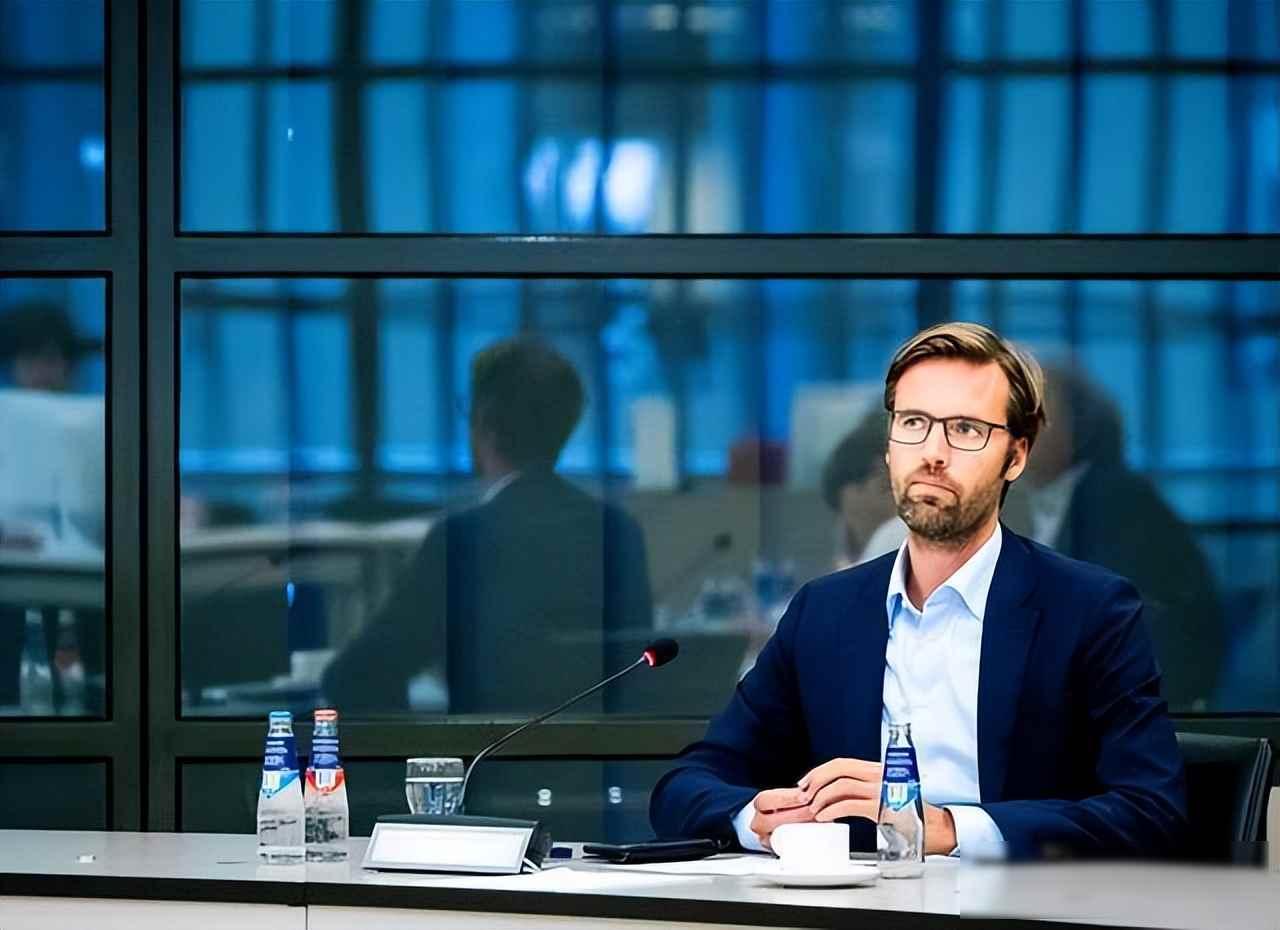 闻泰科技退市了，安世半导体被荷兰政府接管，中方董事长被法院罢免2025年5月