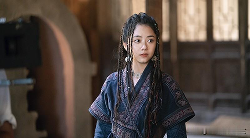 谭松韵新剧《逍遥》阵容早就官宣啦。这是一部古装奇幻剧，由徐纪周、杨宇飞联合执导，