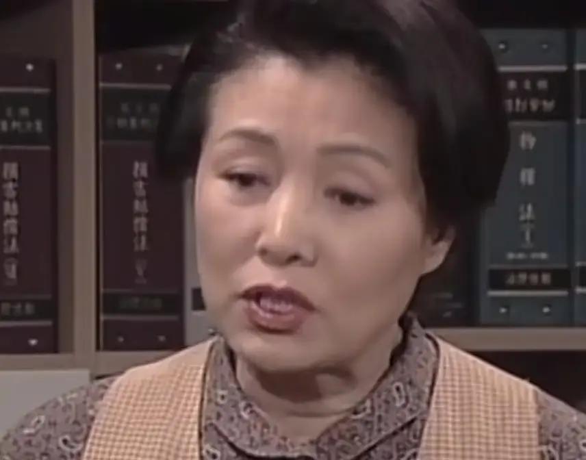 扒了27年，才看懂《看了又看》的骗局：那个所谓的律师豪门，根本不存在。当年我们