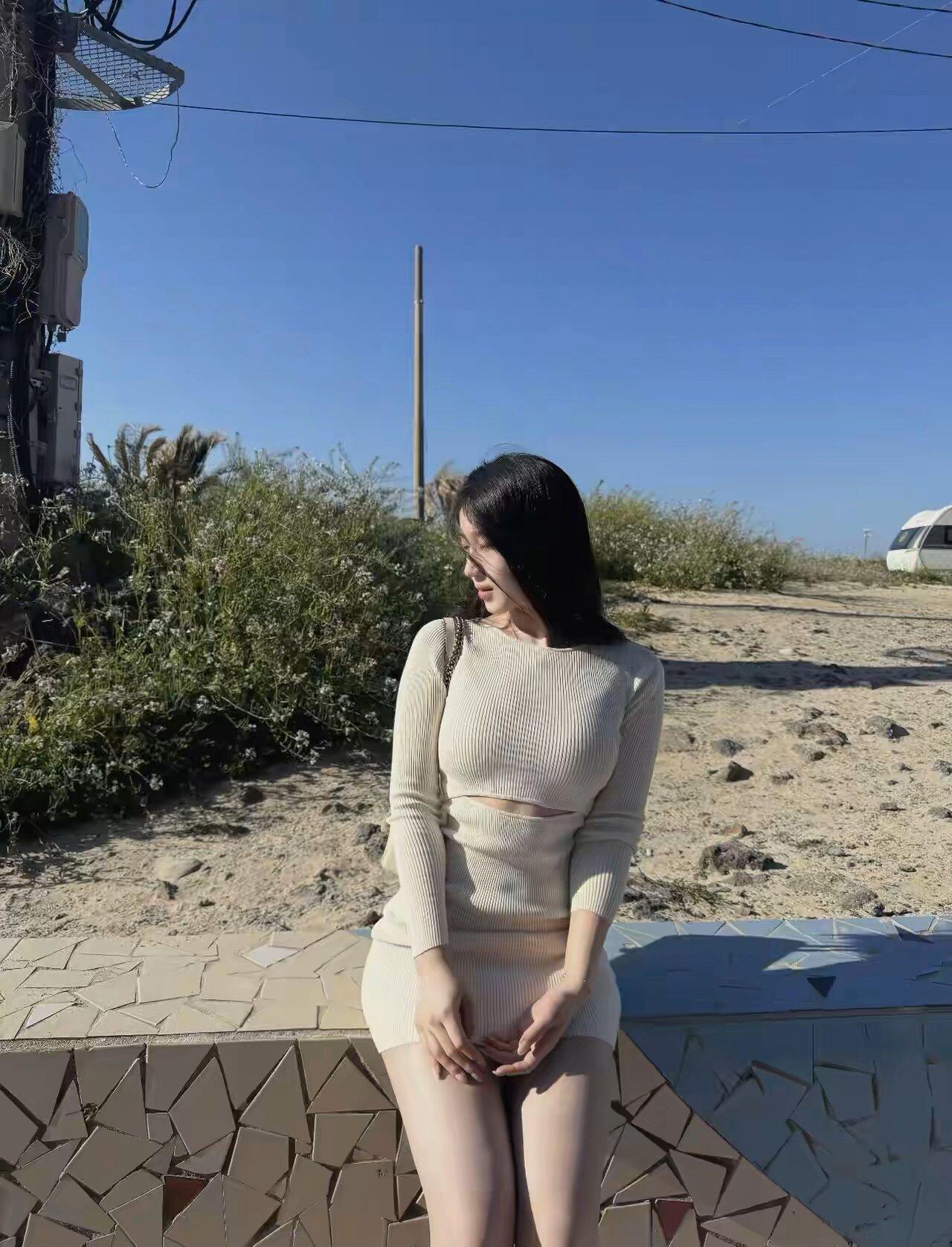 情感调研数据显示，超七成成年人公认：女人35到45岁，男人40到50岁，才