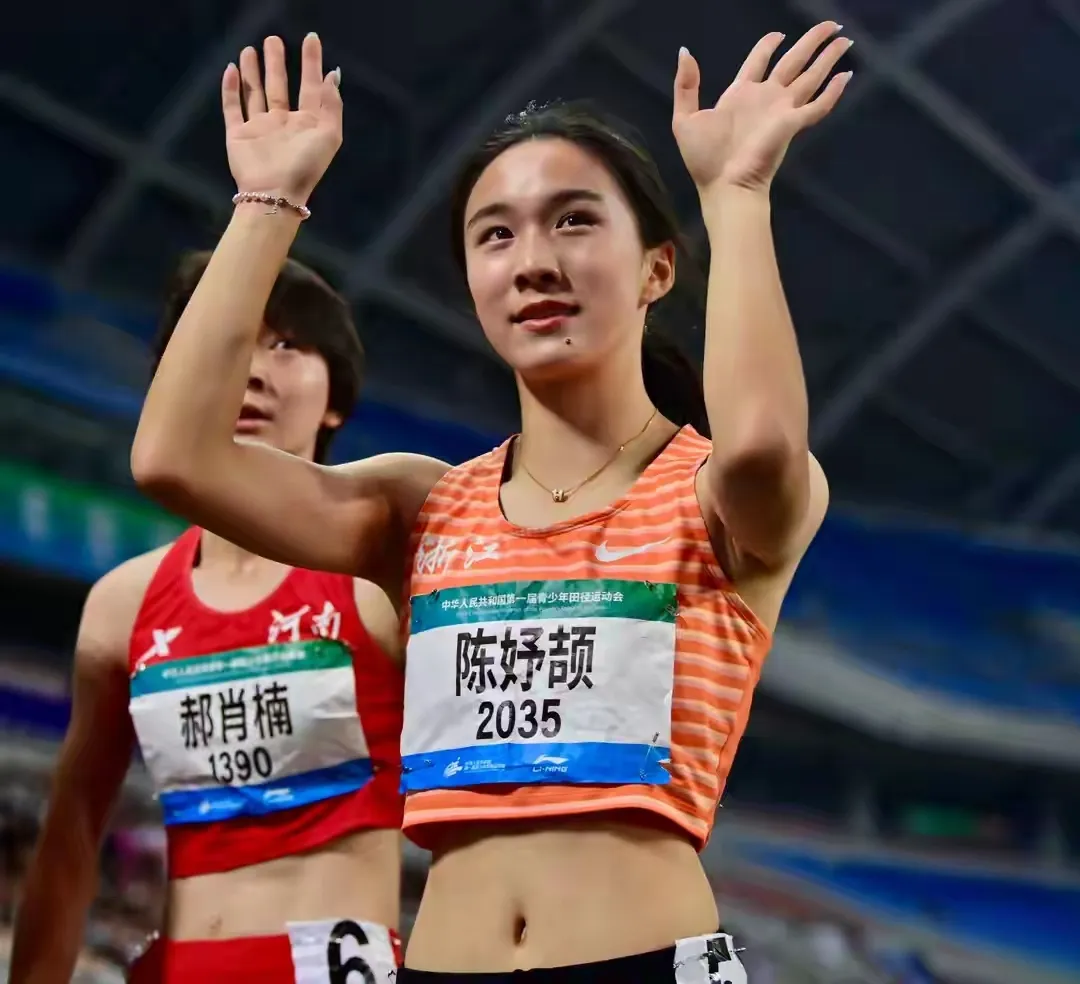 亚运女子百米夺冠的女飞人今年才17岁，浙江宁波人！在2026年9月25日名古屋亚运会女子百米“飞人大