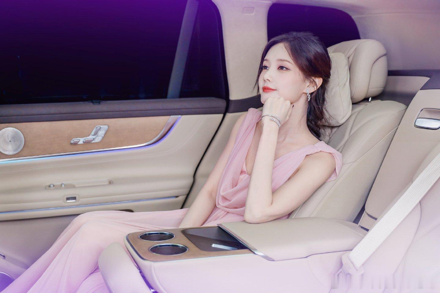 四座还是要更尊一些[doge]问界m9李一桐加入问界m9车主大家庭​​​