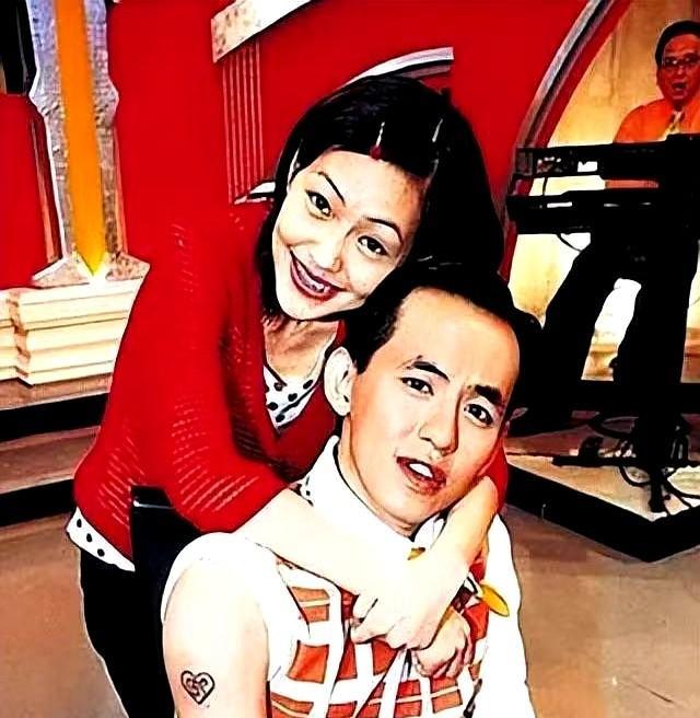 好家伙！原来当年小S和曾宝仪黄子佼那场三角大戏，背后还有这么多抓马啊！现在再想