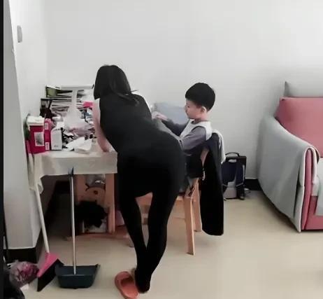 北京，女子辞掉工作，回老家陪孩子读书，丈夫却说自己，挣不到钱，单位开不了工资，然