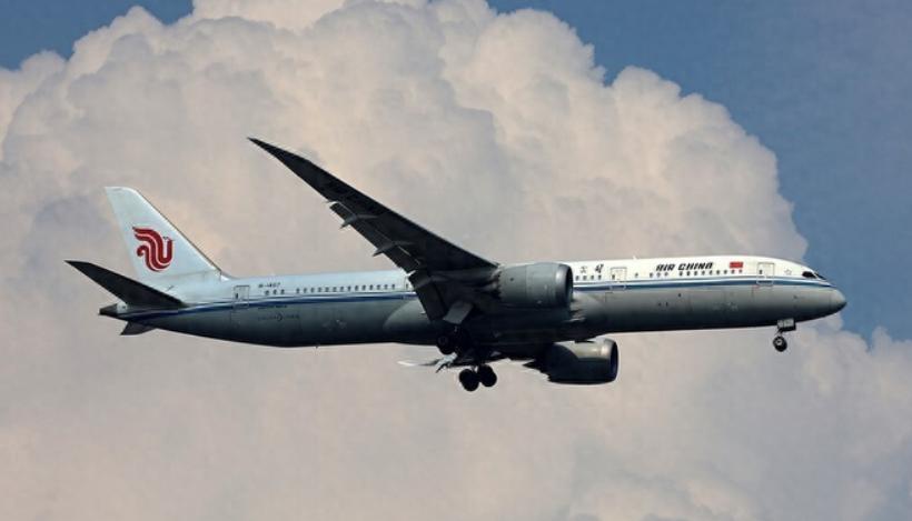 中日关系紧张加剧！46条中日航班全部取消！日本要扛不住了！飞机不飞了，