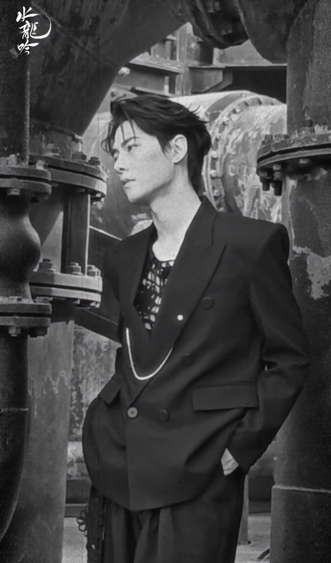 方逸伦大片是daddy级别的有效面具妆造终于上新人了被方逸伦这组的“细节杀”戳