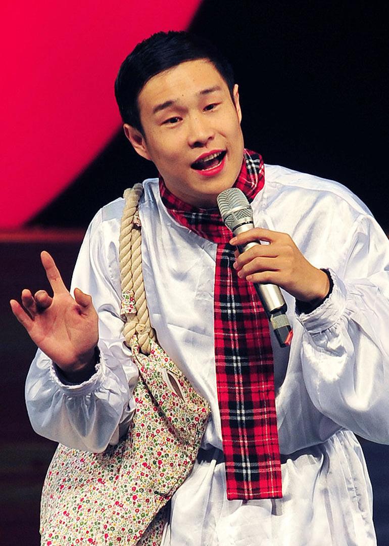 小沈阳每月给哥哥转账5万，备注只有五个字：给爹妈买肉！事情发生在辽宁铁岭的一个