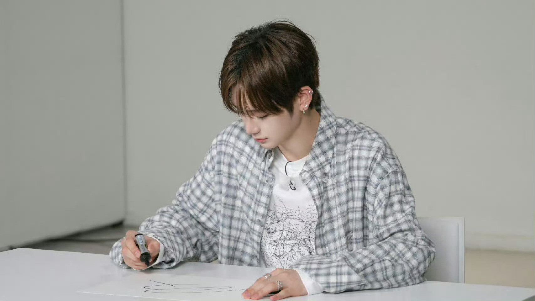 没办法不喜欢他