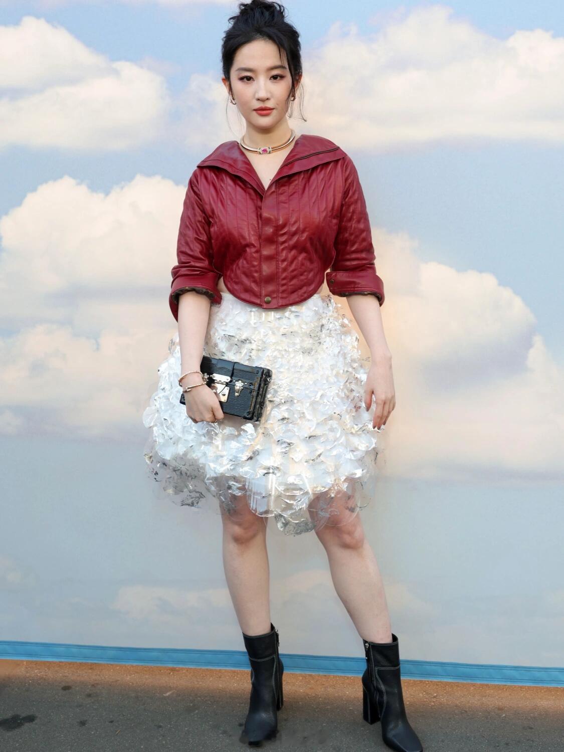 仙女都拯救不了这套衣服😂​​​