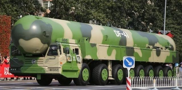 东风-41：一枚导弹牵制十艘航母，中国战略威慑的底牌