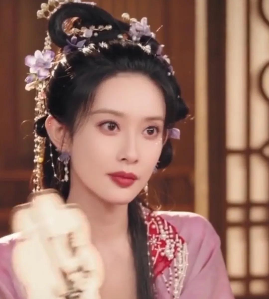 任何人参加过综艺在去演戏就感觉特想笑，特别出戏，只有孟子义的剧好像不会，看她的戏