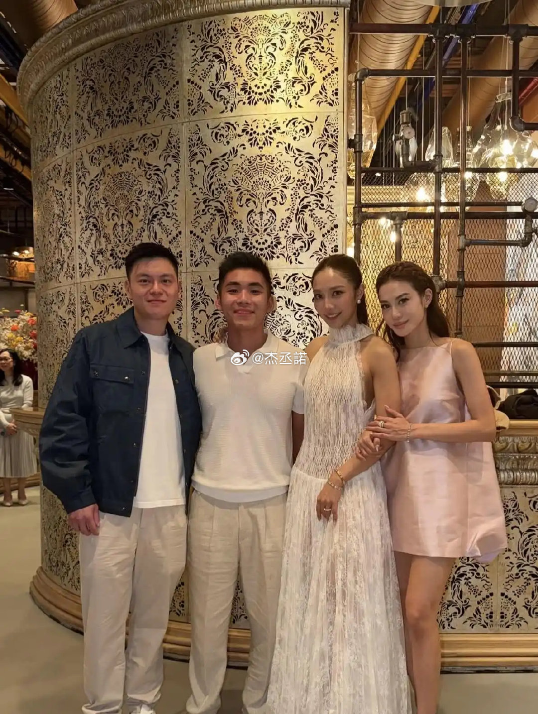 何猷亨缺席弟弟何猷君澳门答谢宴，反倒去意大利给朋友当伴郎了​