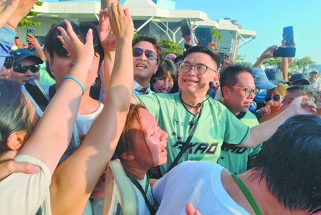 沈伯洋高雄造势来了3万人？郭正亮曝真相：赖瑞隆恐被误导高雄市长选战全面升温，蓝