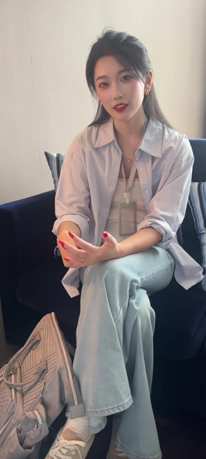  我什么都能扛，唯独深夜安静下来的孤独，让人瞬间破防。