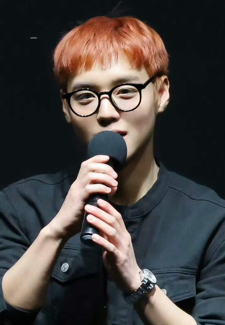 票志训你头发快点长回来吧好不好我接受不了这么丑的0造型