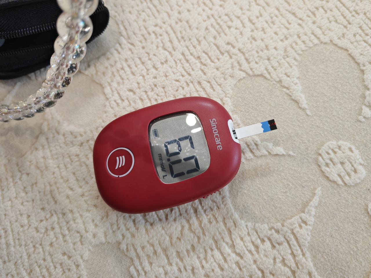 记录我的2026这是我今天早上的空腹血糖数值，6.0，还可以。虽然昨天吃了甜点，