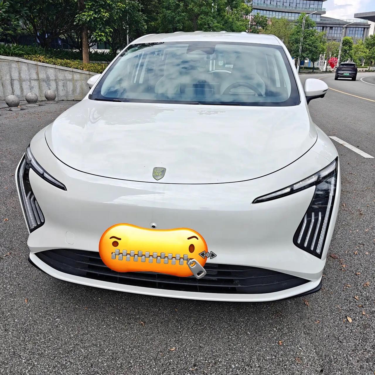 买车不能只看落地价，后期维修配件成本也要提前考虑。星海V6原厂轮胎规格215/
