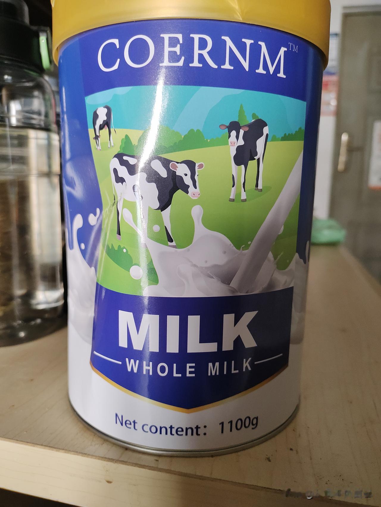 都在说假奶粉，吓得我把已经喝过两次的奶粉拿出来查一下真假！首先，这个奶粉不是来