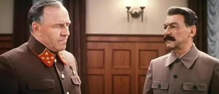 1941年，斯大林朱可夫吵爆发了剧烈的争吵，而就在两人“对战”正酣之际，斯大林的