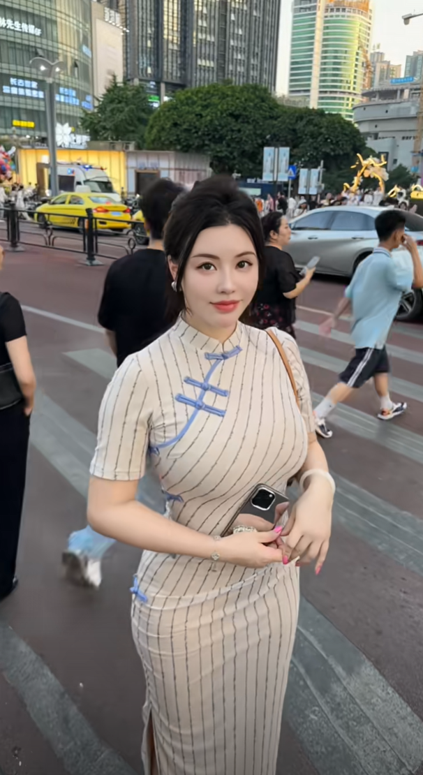 这身材再配四川人的好皮肤—绝了