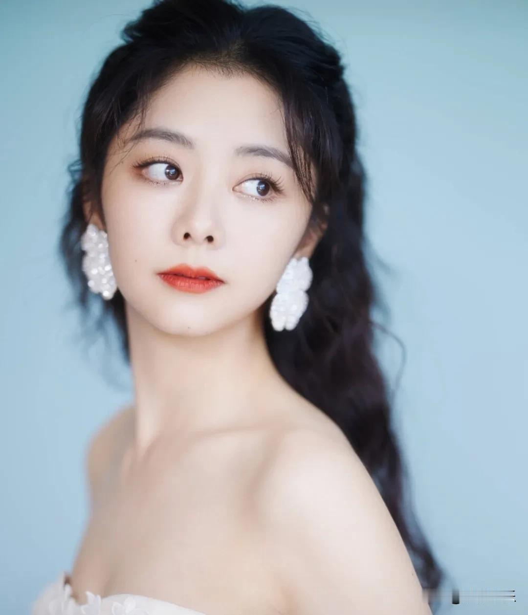 谭松韵，太让人惊喜了！6月20日，一向低调的谭松韵，今天突然冲上了热搜！点