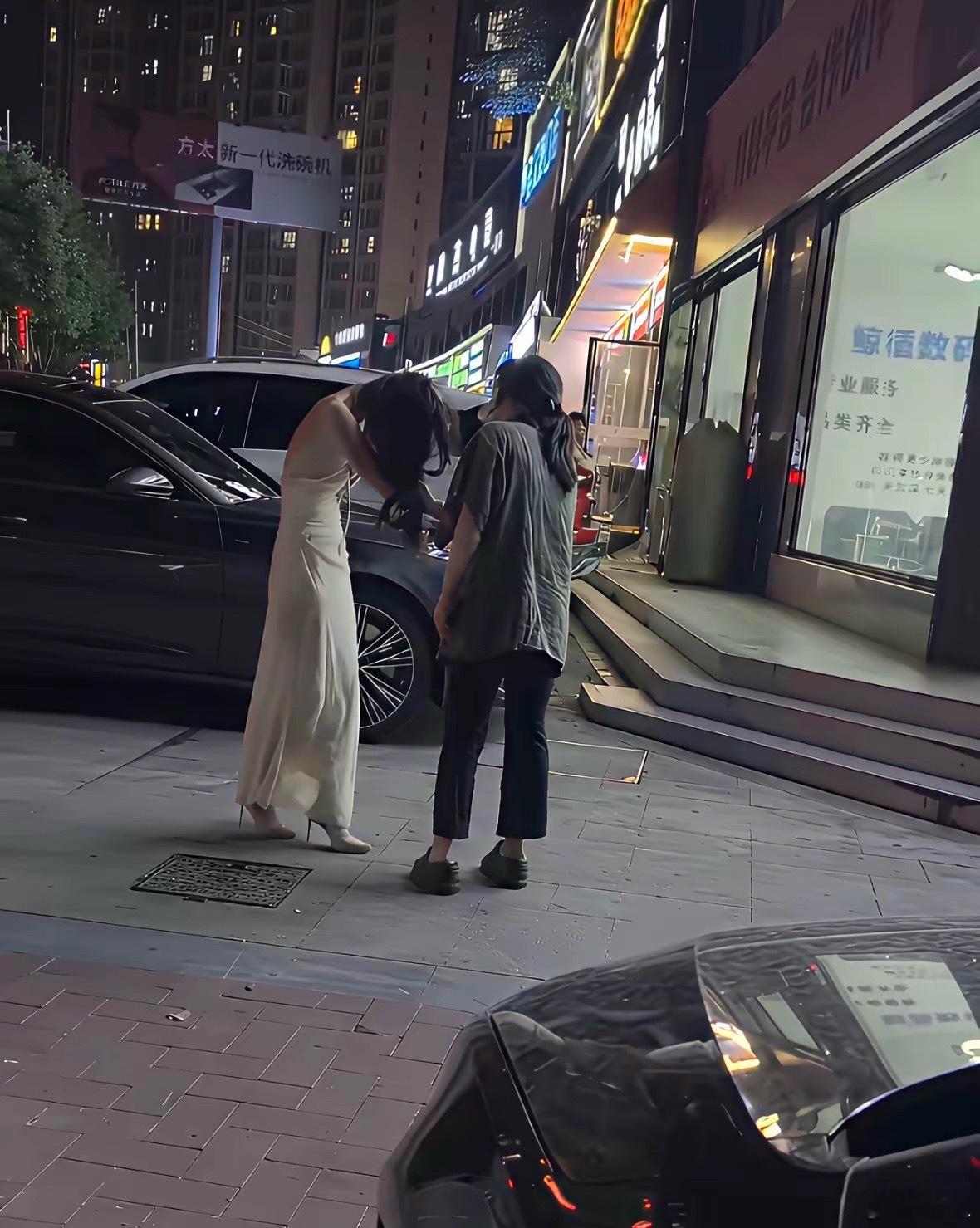 中国人爱吃瓜真的刻在骨子里了