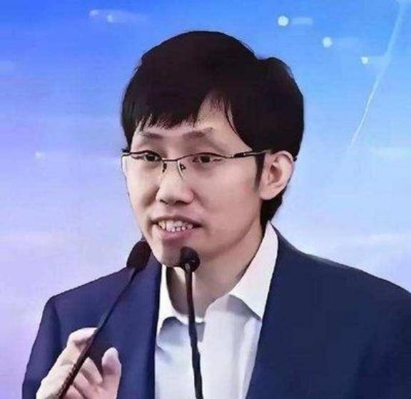 记者问：“中美AI差距到底有多大？”梁文锋毫不避讳、一针见血地回答：“表面