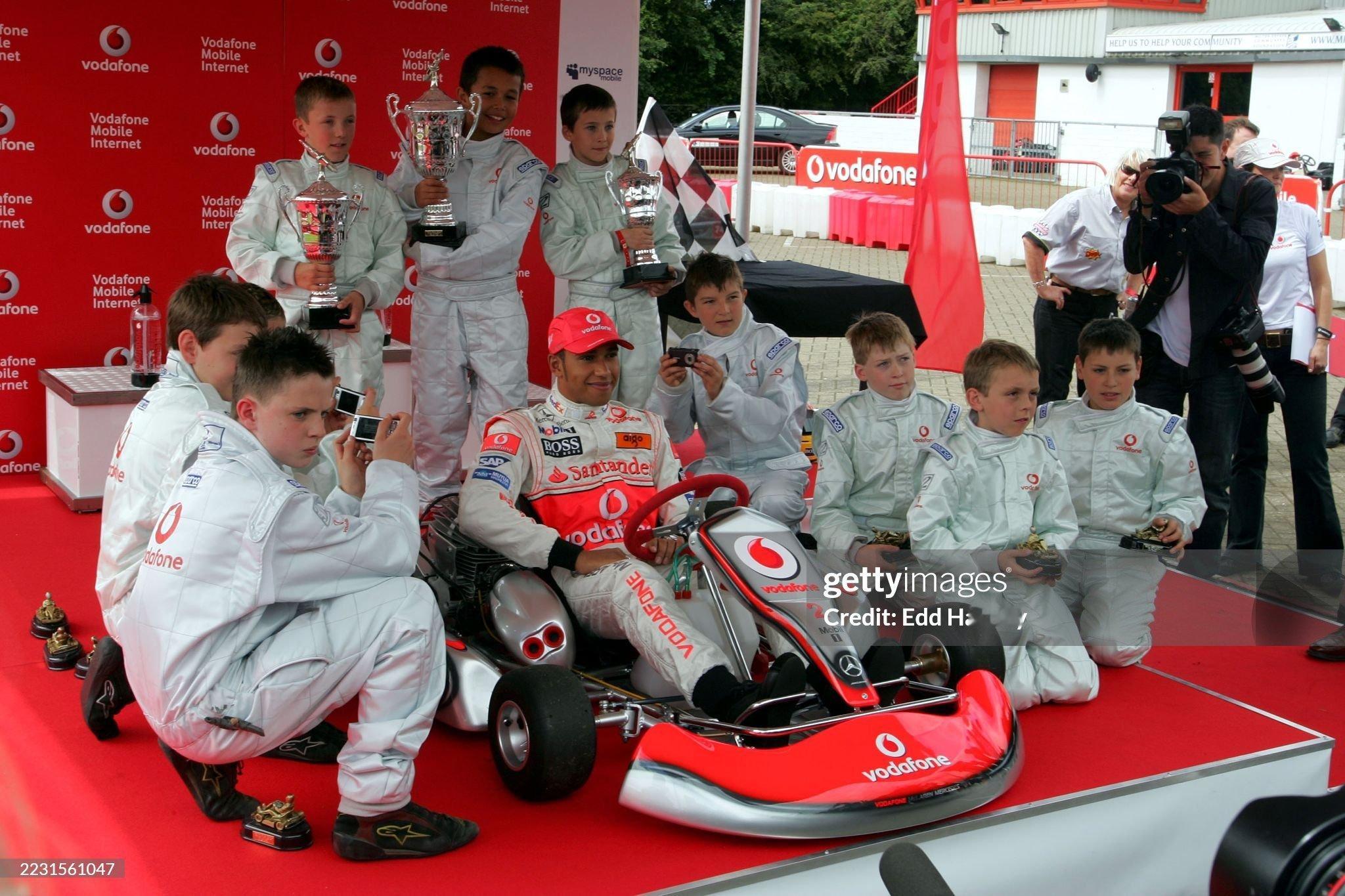 老汉后面是二本啊啊啊这一看…年龄差出来了F1