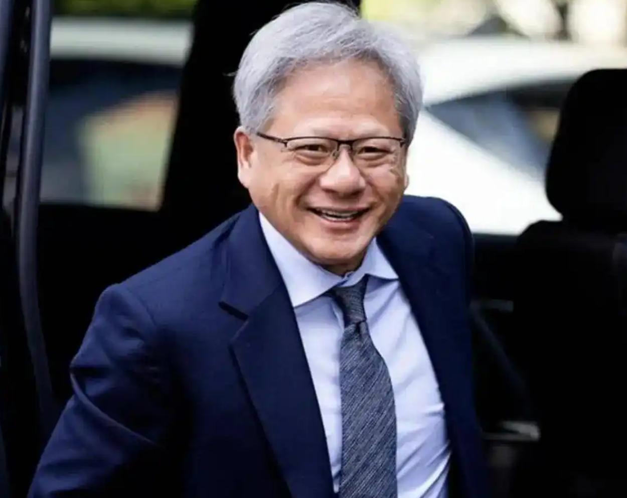 网友说，这次最大的赢家之一，就是黄仁勋。因为，英伟达可以卖了。但是，网友