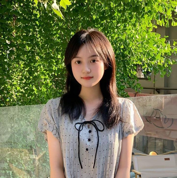 我表姐从小就是