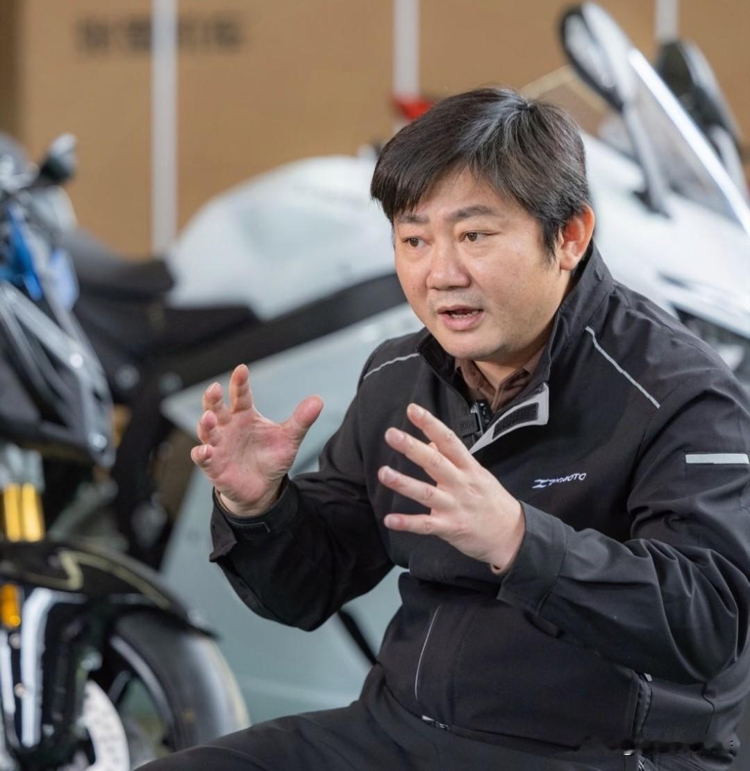 两回合P8+P10仍值得骄傲！张雪赛后一番话格局拉满…WSBK英国多宁顿
