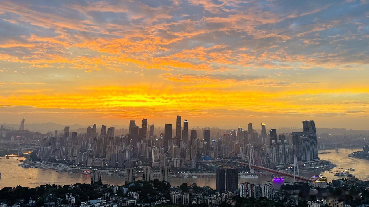 把你相机里的重庆发出来重庆真是摄影天堂，不同位置不同角度不同时间都有不一样的美。