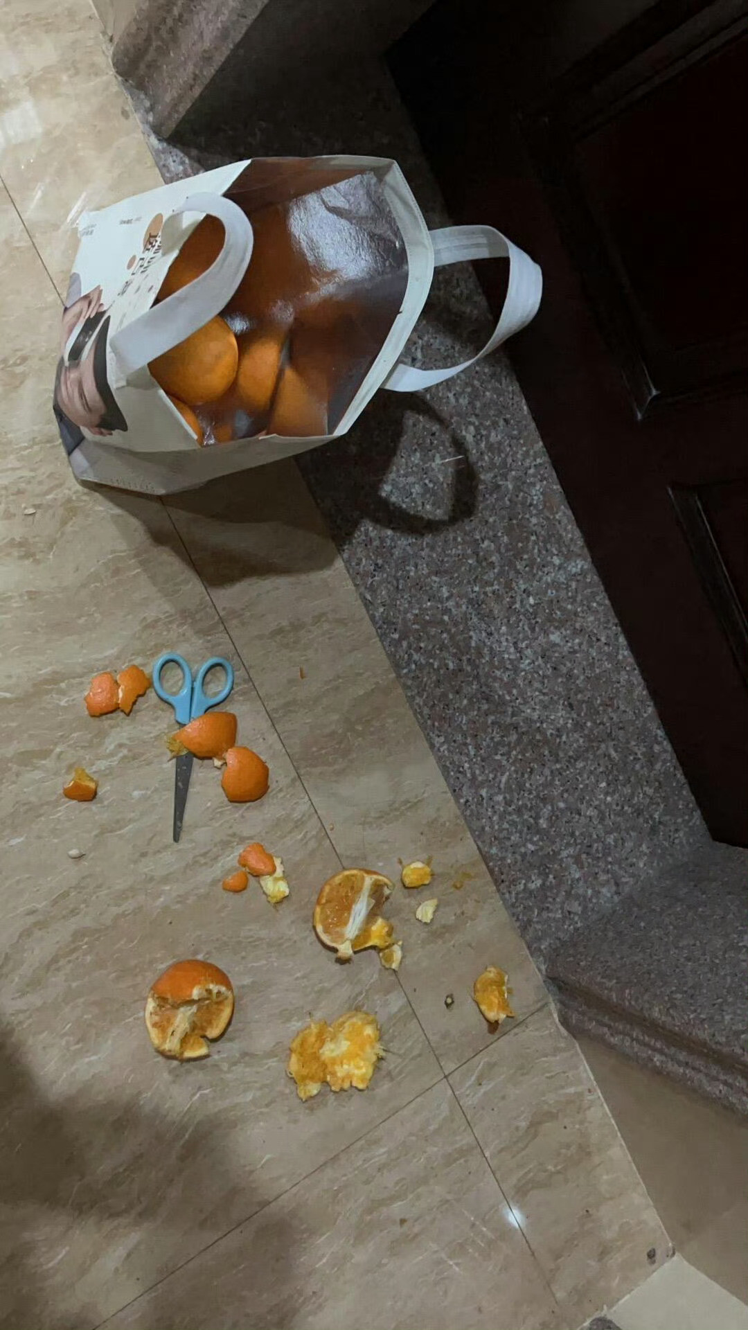 爱偷吃的小孩怎么教育呢？