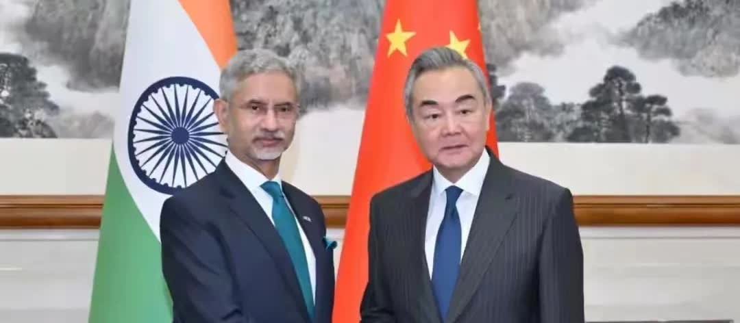 苏杰生这趟中国行，可把印度舆论场给搅活了。这位外长刚回国，就被自家媒体和政客轮番
