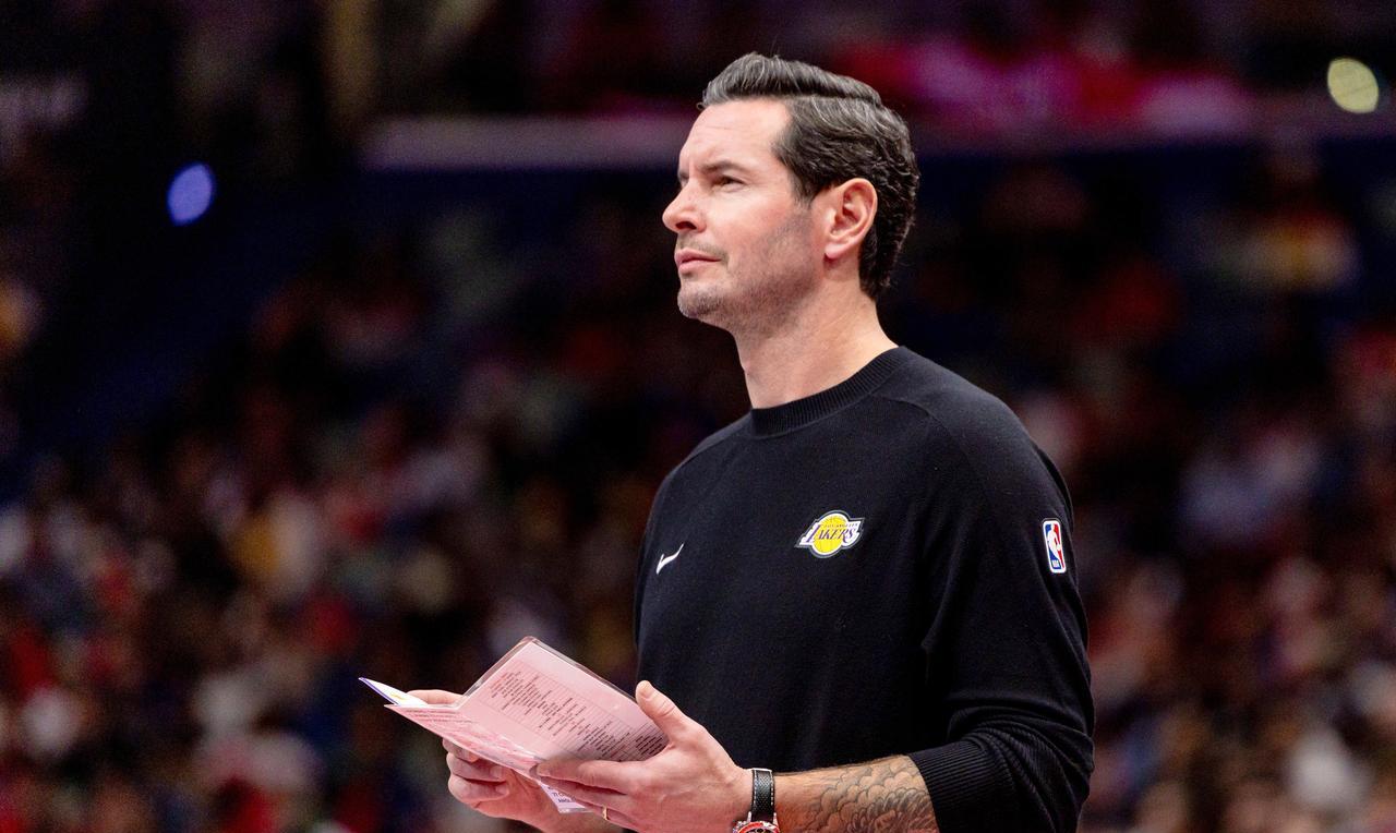 雷迪克甩锅给克内克特还是布朗尼？雷迪克在赛后接受采访时表示“球队有一个没有经常能