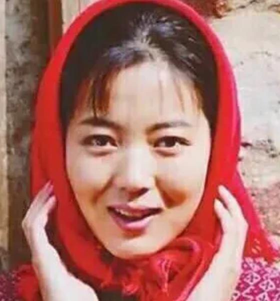 1999年，陈佩斯事业当红，妻子深谋远虑，悄悄用70万私房钱买了块荒地以防后患，