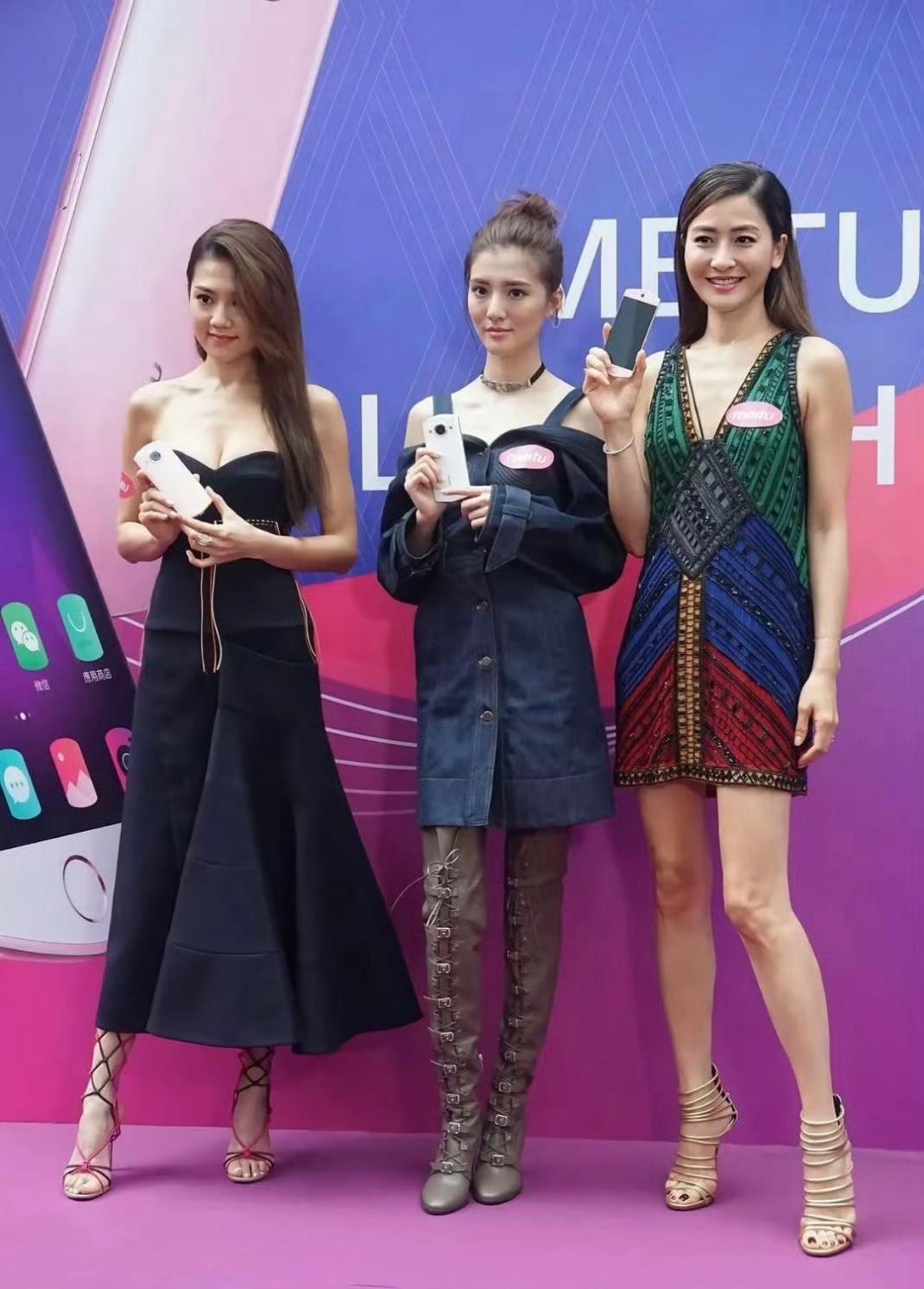 以前的明星穿衣不一定好看，但是鞋子一定很特别！三个女明星的鞋子都非常独特，就没
