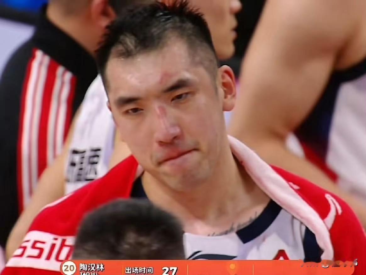 离谱！陶汉林谈被吹罚犯规：“我被打了，然后被吹了犯规。”“确实是很离谱。