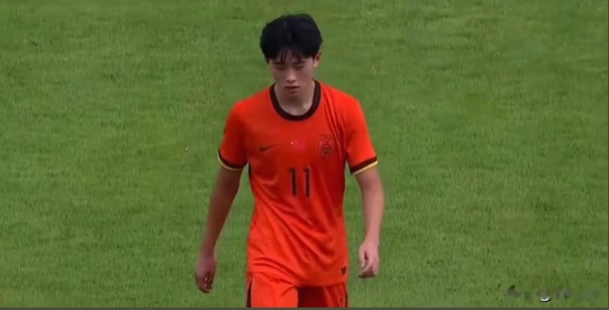 看了U19国青对沙特的比赛，董路老师曾经认为各方面完全超过王玉栋的苗润东好像露馅