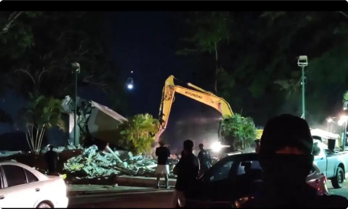 特朗普下通牒，巴拿马二选一，不顾30万华人反对，强拆中巴纪念碑12月27日深夜