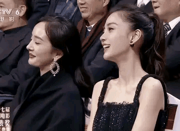 才发现杨幂的颜值被吹高了盛典上三女星同坐，杨幂不仅被杨颖秒成渣，就连一直被喷丑