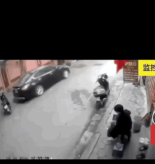 看了两遍都看不懂，这个人是故意的吗？