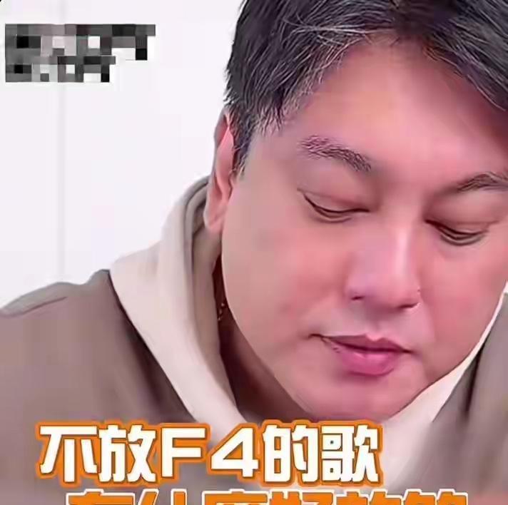 当字幕组调亮画面时，所有观众屏住了呼吸。他拇指滑动屏幕的轨迹，被高清镜头放大成