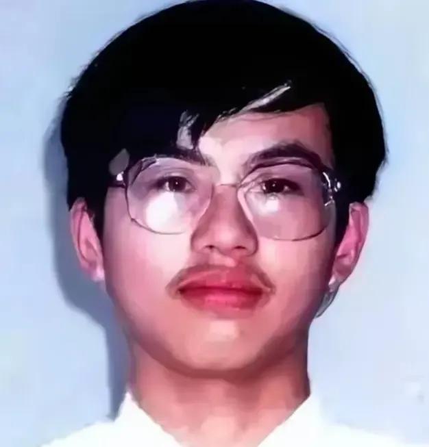 谁能想到，一个全省顶尖的理科状元，一个被全县捧在手心的天才少年，竟会在南京大学的