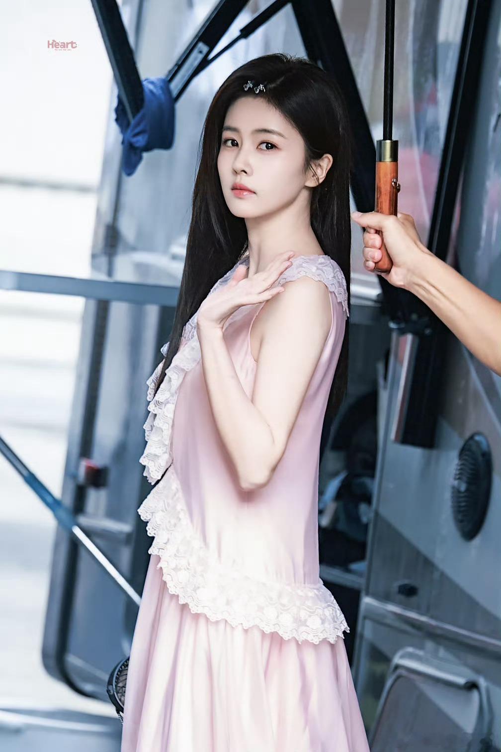 白鹿粉白蕾丝裙好仙白梦妍，你美到我了🤩🤩​​​