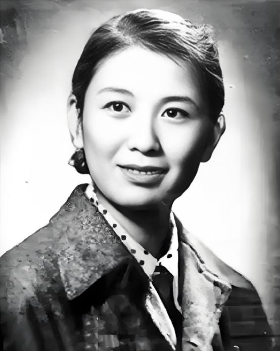1937年，马步芳娶女红军黄光秀为妾。黄光秀找借口要换伙夫，新伙夫却是她的同袍张